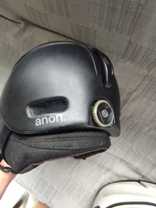 Ски/сноуборд каска Anon – размер S/M, черна, регулируема