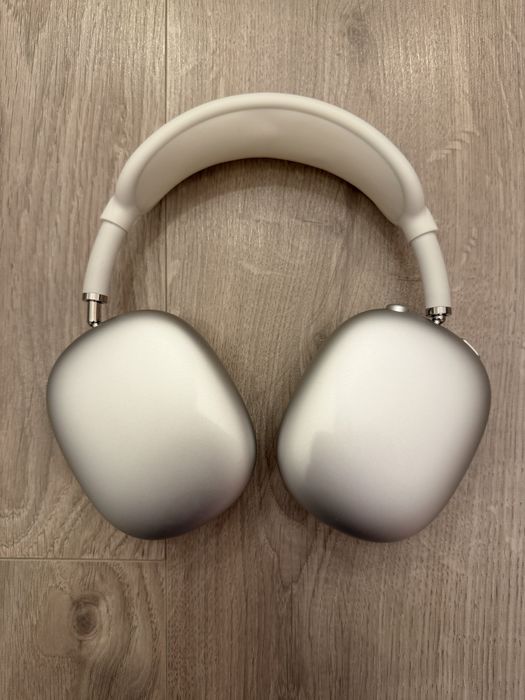 Airpods Max Lightning