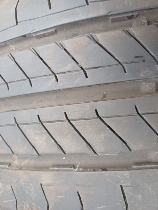 Гуми 235/65/16С  Континентал