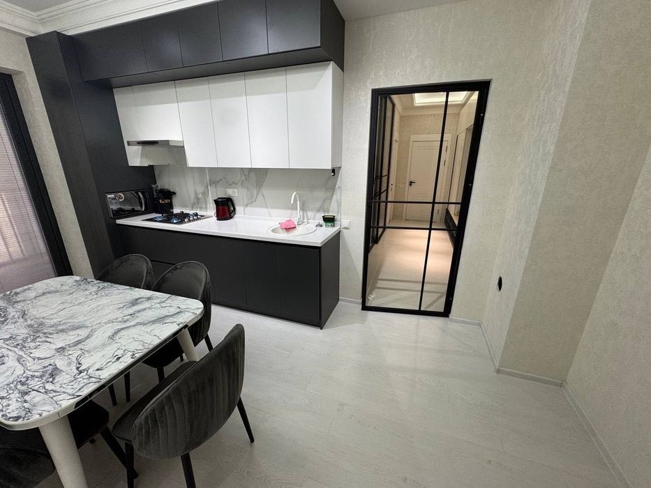 Сдам Шикарную квартиру в центре города 2/3/9, Айбек, метро Ойбек (P2)