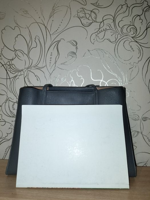 Продам женскую сумку тоут