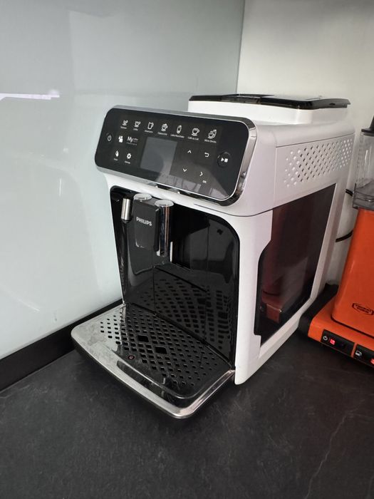 Espressor automat Philips LatteGo Seria 4300