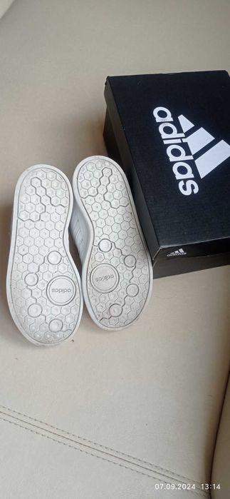 Бели маратонки ADIDAS BREAKNET C