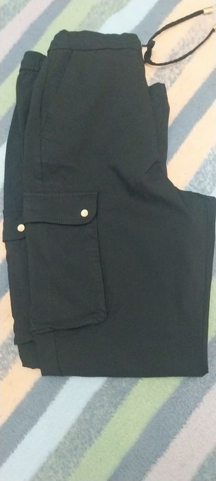 Pantaloni noi F&F  eur 42/14