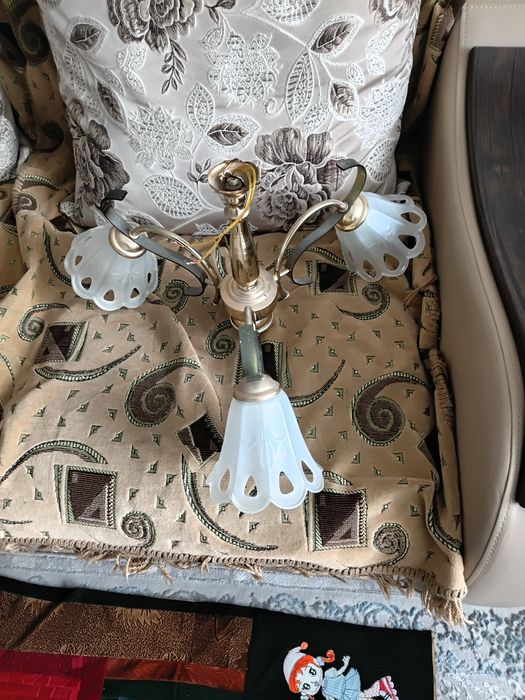 Продам вешалку и люстру