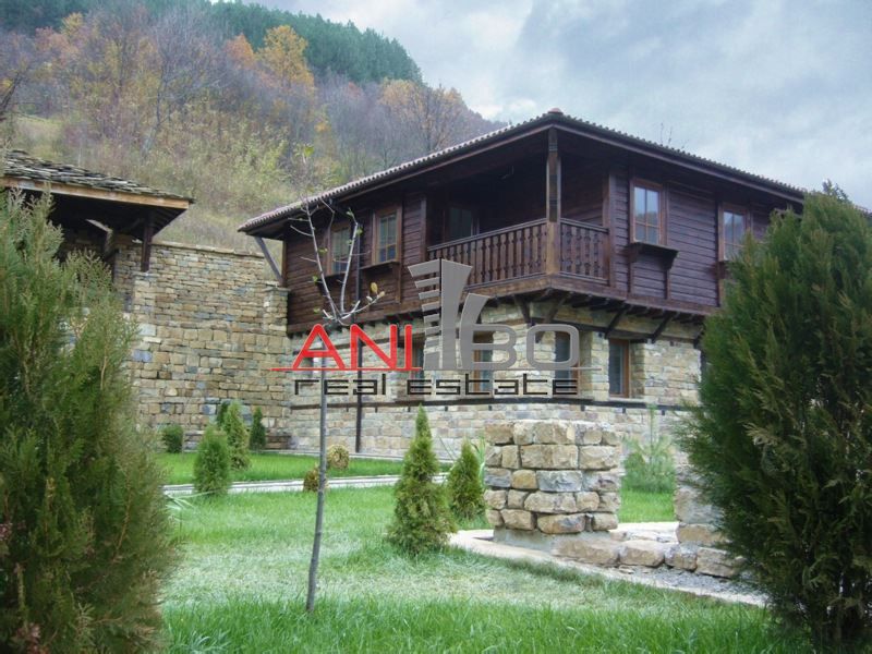 Каменни къщи в област Ловеч, гр. Тетевен, с. Голям Извор, площ 1000 к