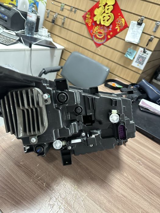 Geely Coolray переднее фары