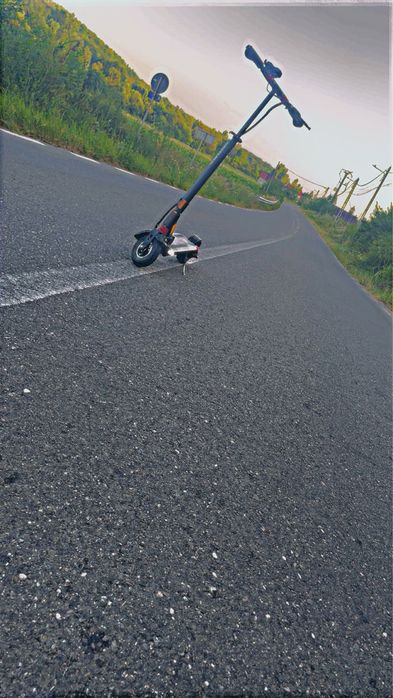 Vând trotineta electrica motus8.5 lite pro