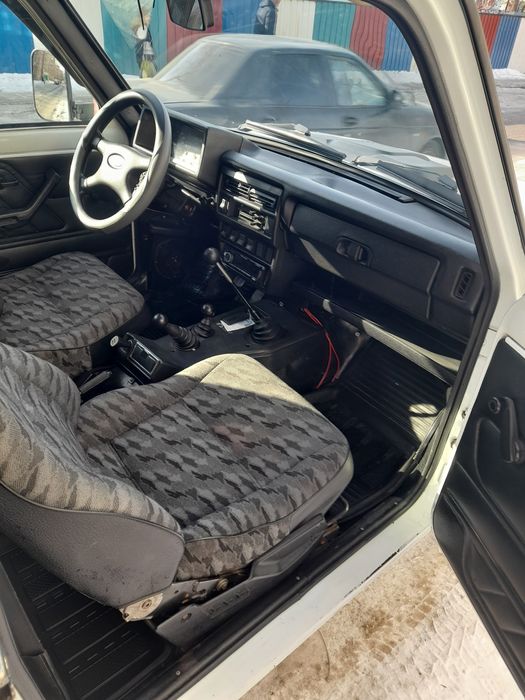 Продам ниву 2121