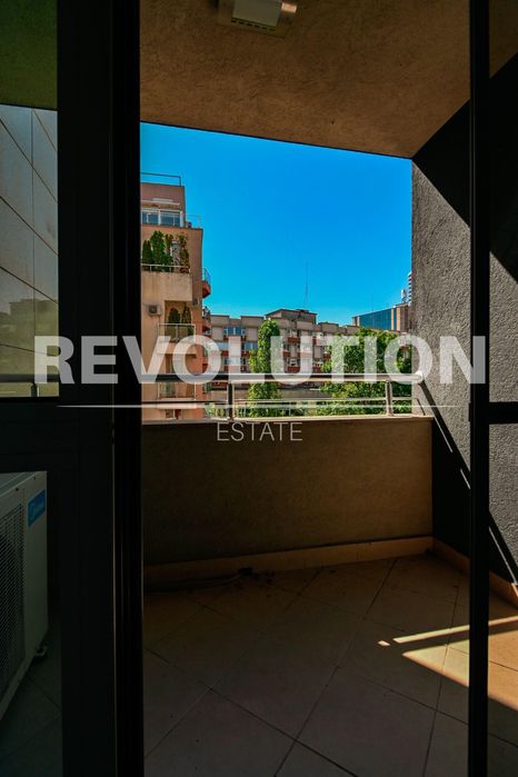 Дава се под наем Четиристаен апартамент в София, Лозенец - 202 кв.м за 2300 € - Снимка #20