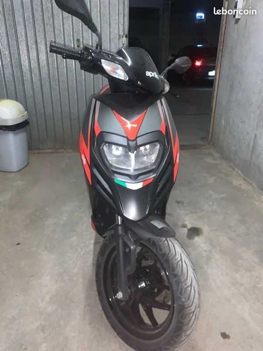 Aprilia SR 50 125 150  всички години и модели Априлия СР Скутер мотопед НА ЧАСТИ