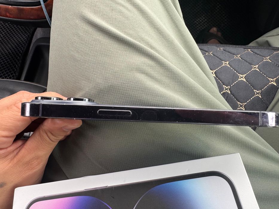 iPhone 14pro с коробкой и шнуром