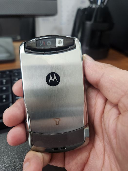 Motorola v 13 sotiladi
