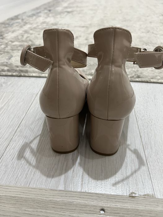 Продам б/у туфли 34-й размер