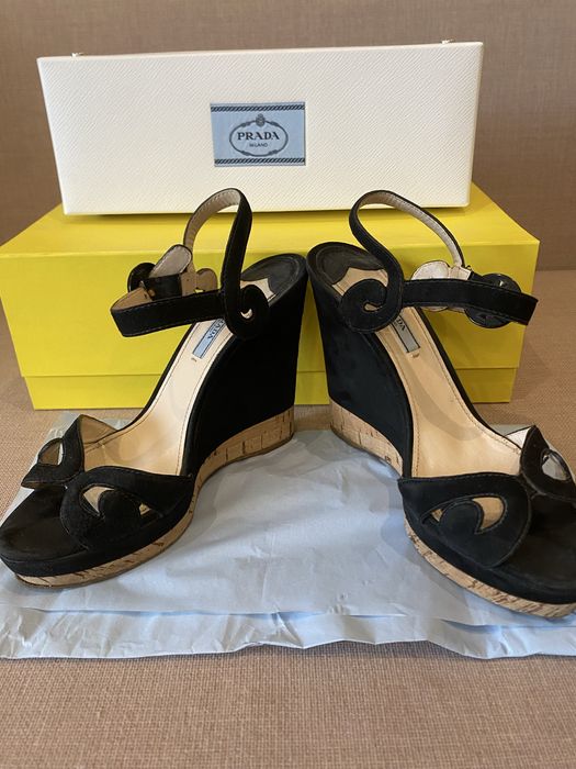 Prada босоножки 25000