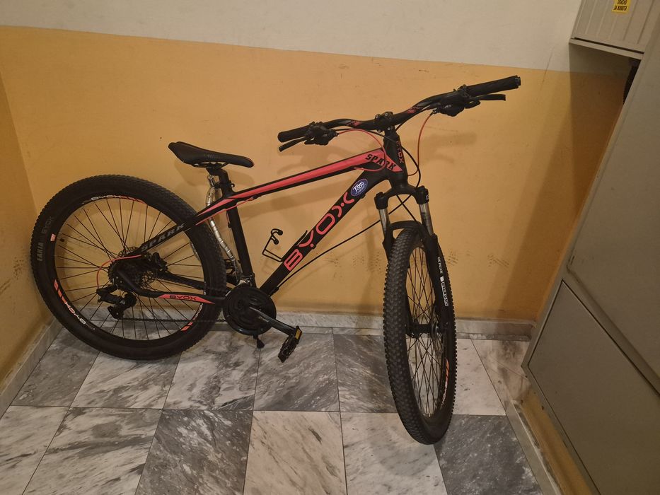 BYOX SPARK black and red не е за изпускане!