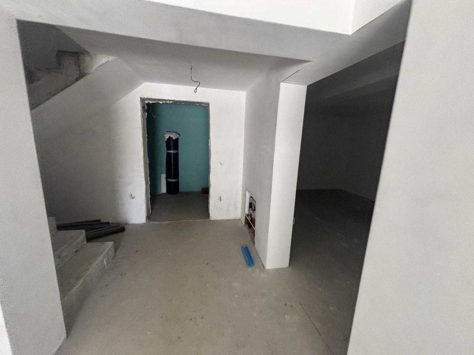 Продава се Къща в Божурище - 300 кв.м за 1200 €/кв.м - Снимка #3