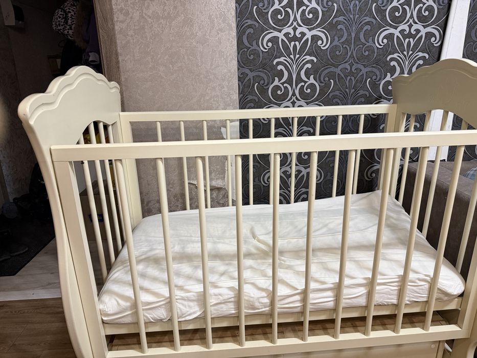 Детская кроватка