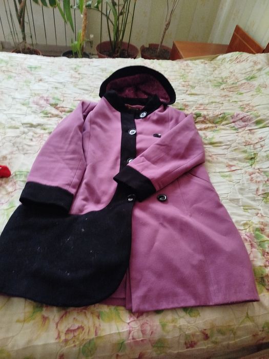 Пальто демисезонное  ,классическое с подкладом легкое