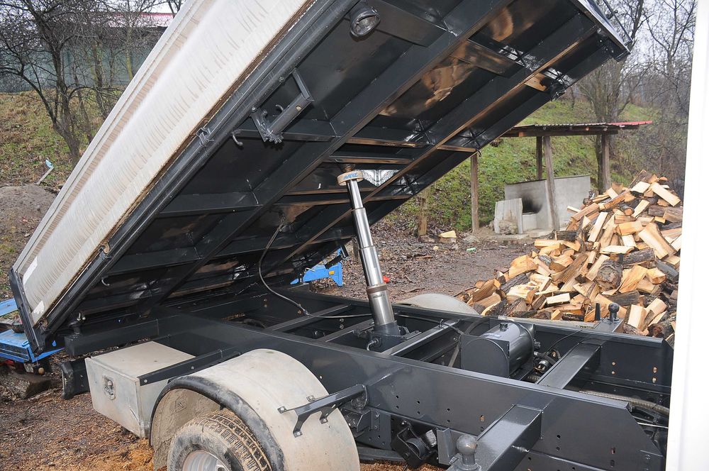 IVECO Daily 35C110 Basculabil/cutie 2016 2.3 110 CP E5 6 trepte cat. B