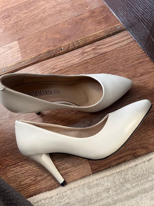 Обувь  нарядные белые туфли