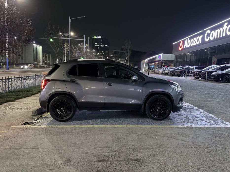 Продам Tracker 1