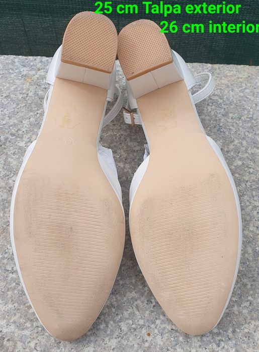 Pantofi piele decupati