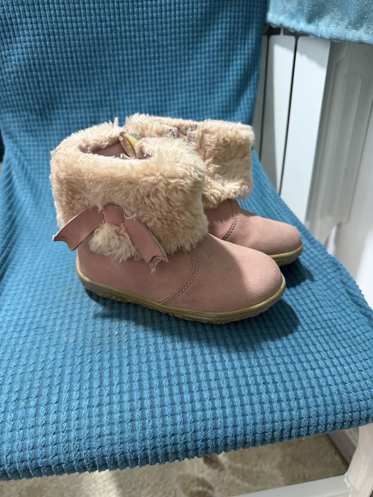 Продам детскую обувь