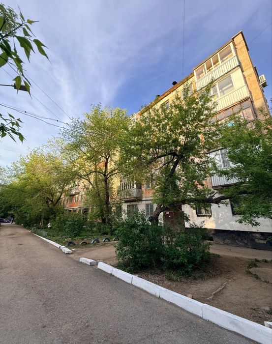 Продам двух комнатную квартиру