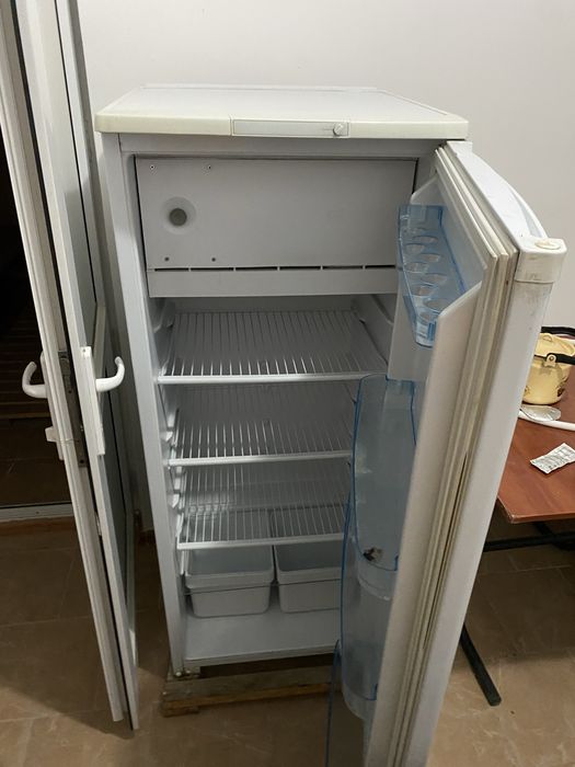 Продаю холодильник