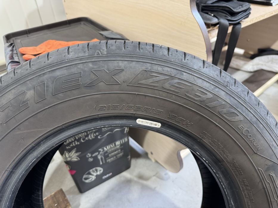 Автомобилни гуми 215 65 15 Falken