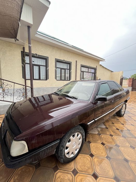 Audi 100 (c3 facelift)