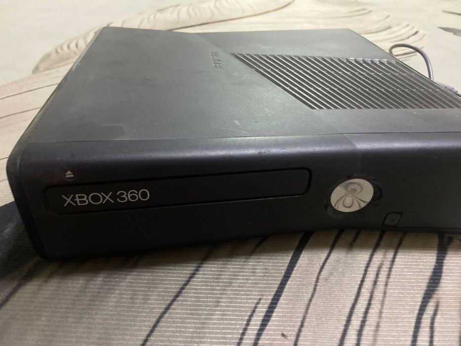 Xbox 360 продаю за 30к