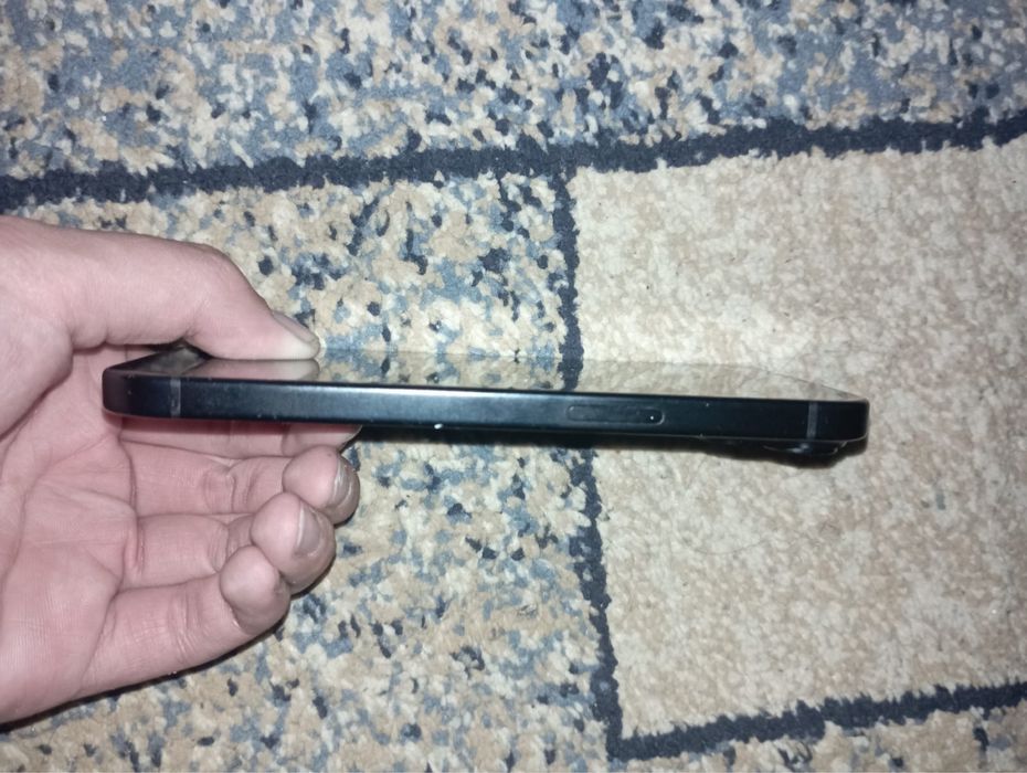 Продам iPhone 15 отличном сост.
