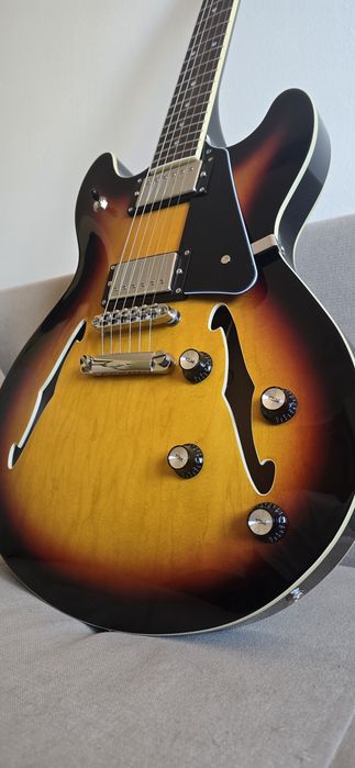 Harley Benton HB-35 - Полуакустична китара