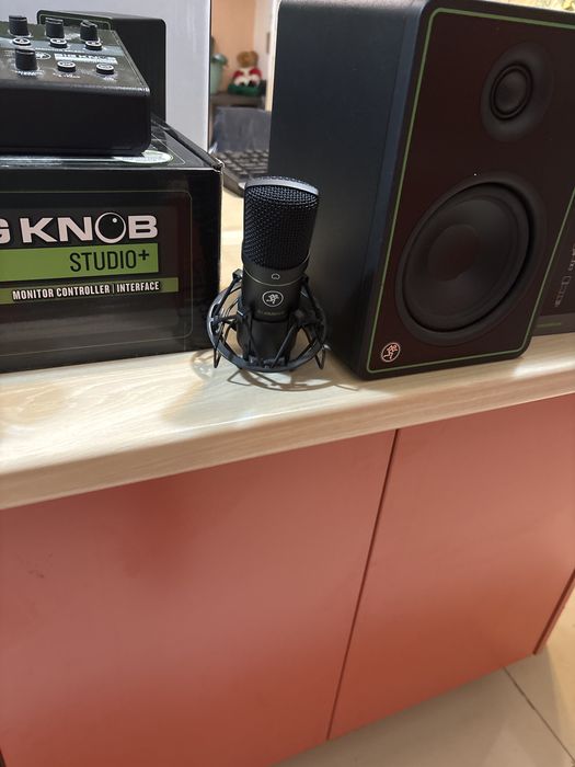 Bundle Mackie Studio plus boxe CR-5X  Casti MC-350