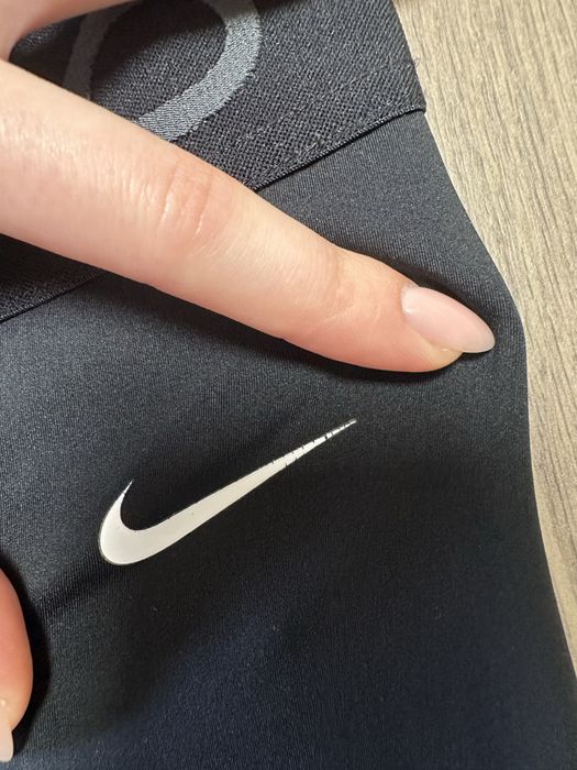 100% Оригинален!! Дамски клин Nike Pro
