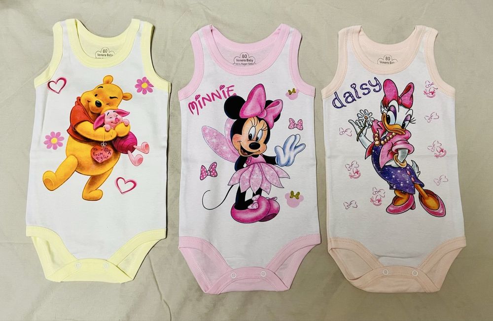 Детски дрехи, бодита, рикли и комплекти.