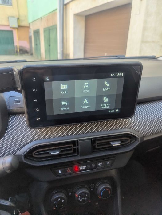 Vand Dacia Sandero tinuta in garaj 2078 km