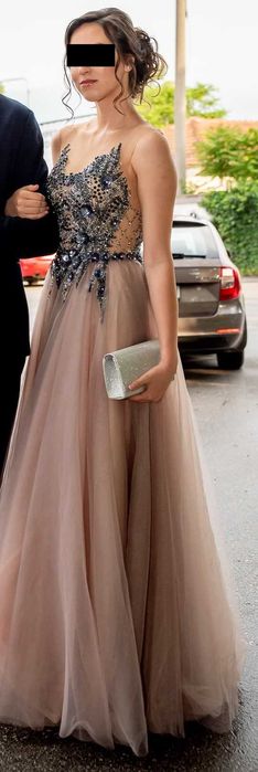 Изискана абитуриентска рокля