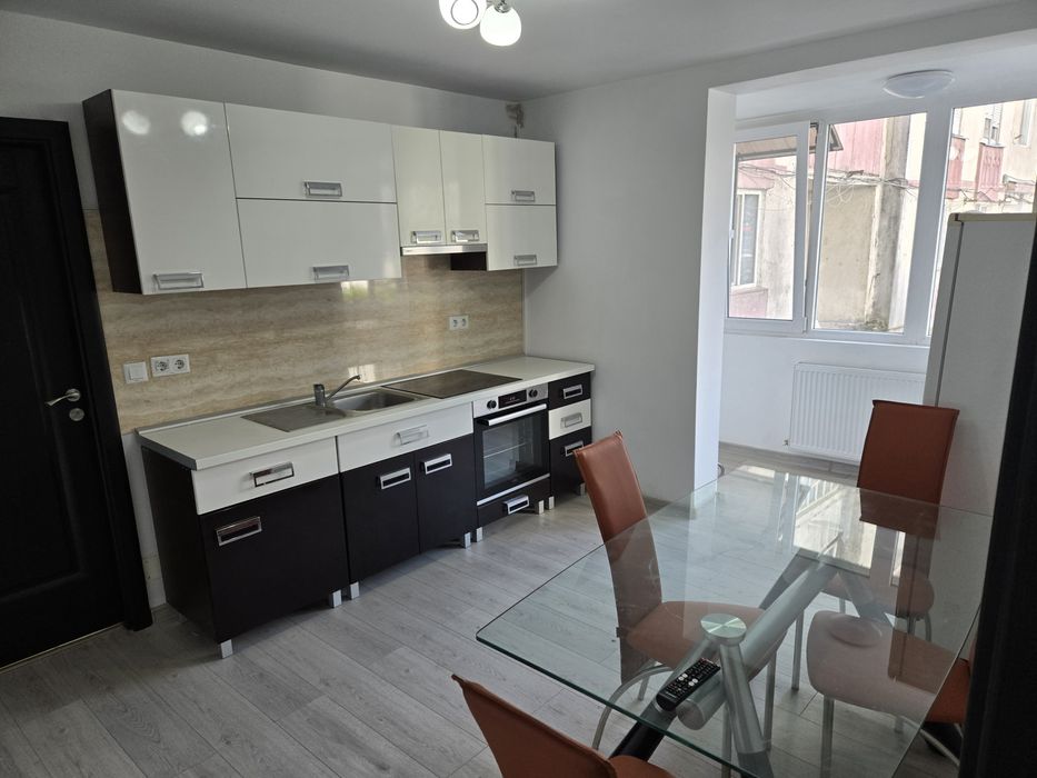 Inchiriez apartament cu un dormitor pe str Rodnei