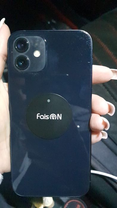 Продам айфон 12  на 128