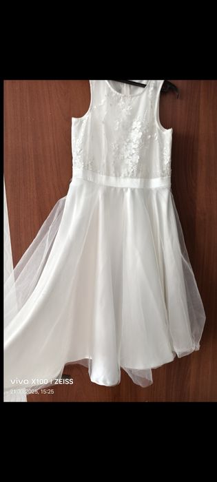 Платье детское на 7-8 лет, нарядное.