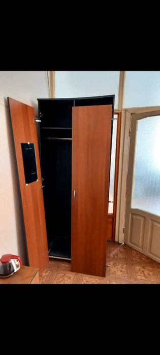 шкафы,столы в офис,магазин