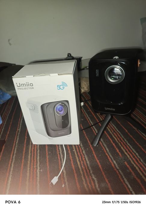 Проектор umiio недовно купил теперь продам