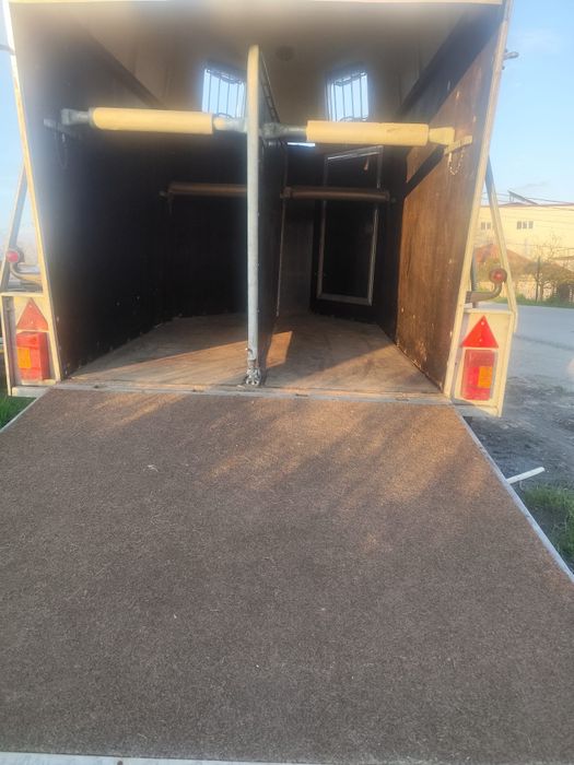 Inchiriez remorca pentru animale