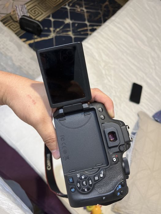Canon 750D в отличном состояний