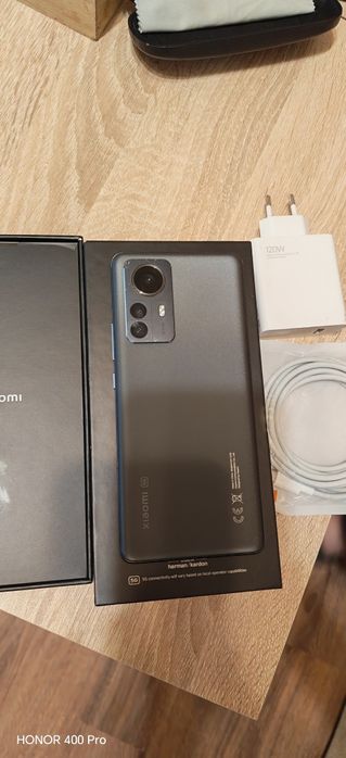 Продавам xiaomi 12 pro