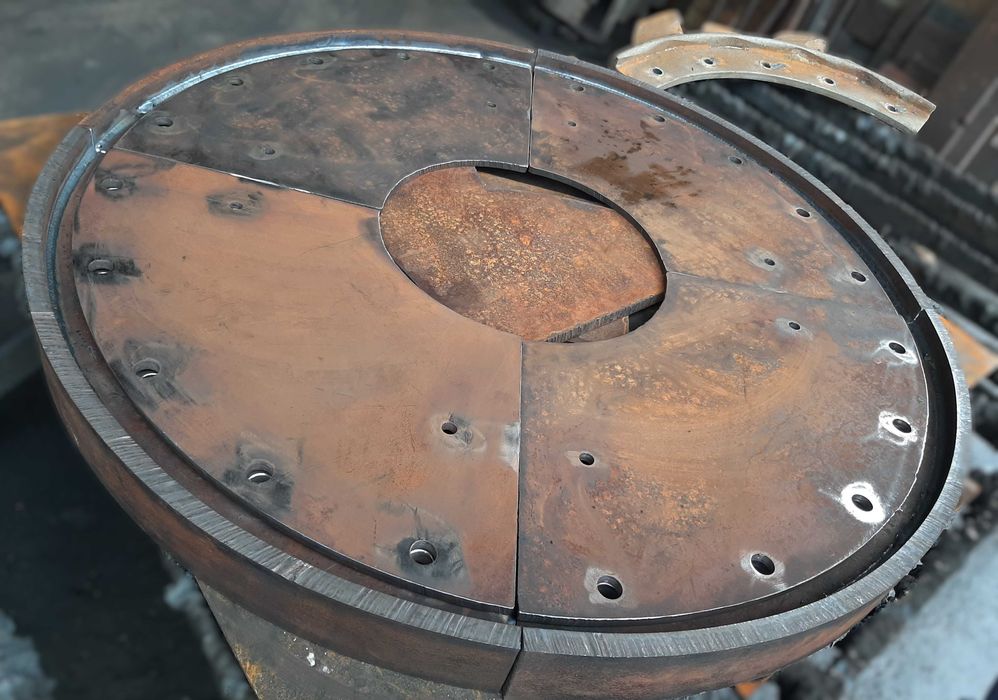 Executie/reparatie funduri si laterale malaxor cu table HARDOX 450/500