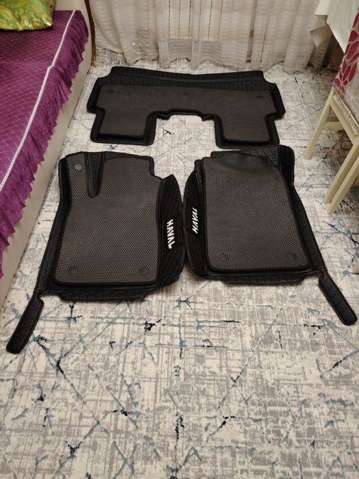 Продам автоковрики Haval M6